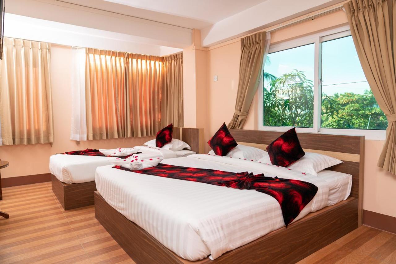 Hotel Chicago Yangon Exterior foto
